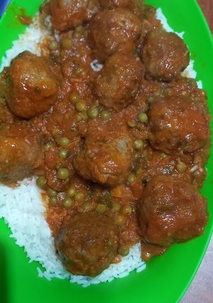 Una foto de Albóndigas con arroz
