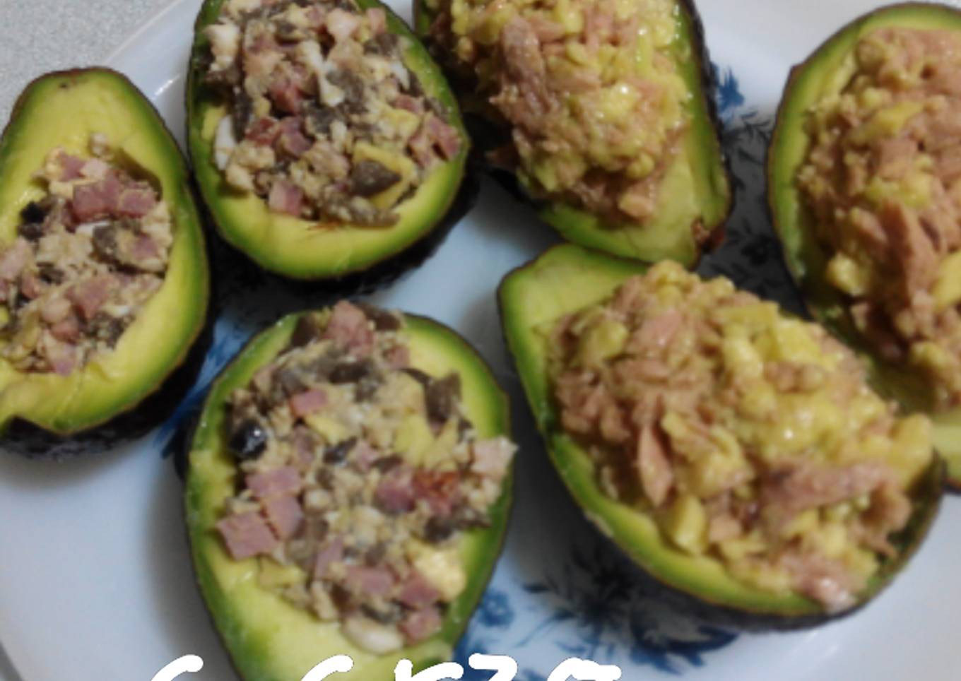 Aguacates rellenos