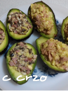 Una foto de Aguacates rellenos