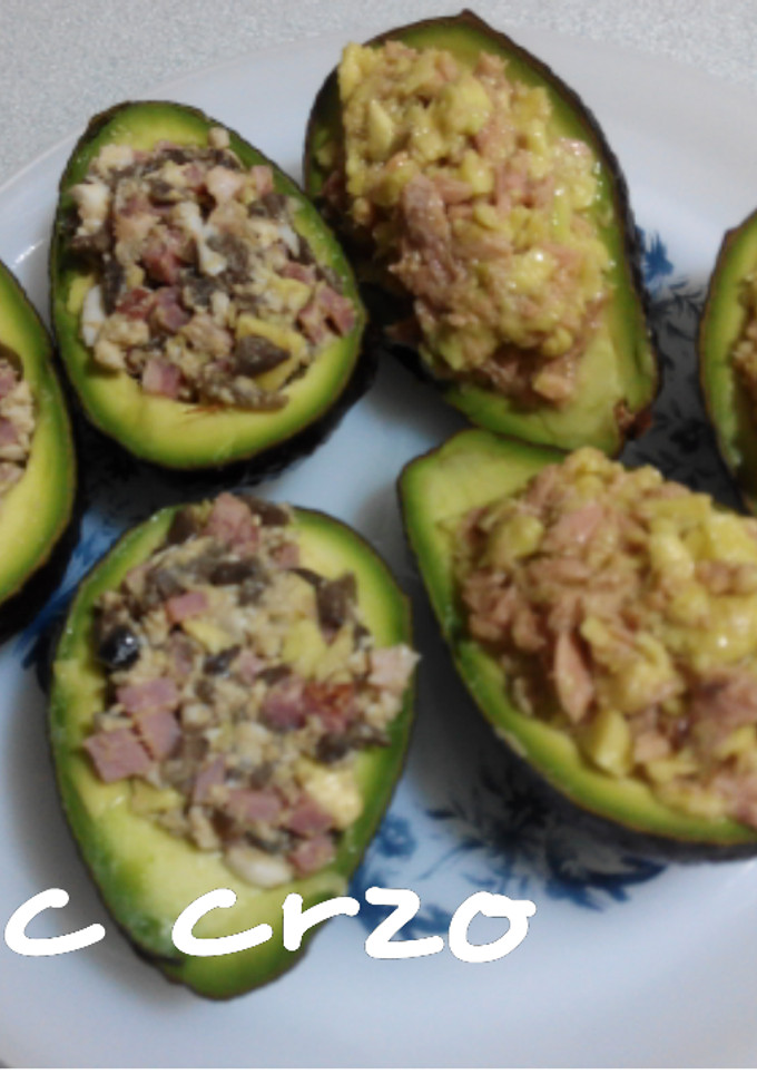 Una foto de Aguacates rellenos