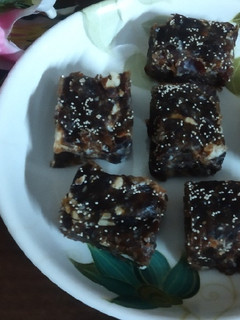 ખજૂર ડ્રાયફ્રુટ્સ પાક (Khajoor Dryfruits Paak Recipe In Gujarati) રેસીપી મુખ્ય ફોટો