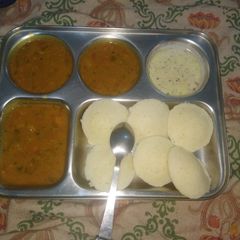 A picture of Idli sambar.