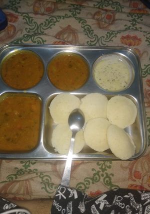A picture of Idli sambar.