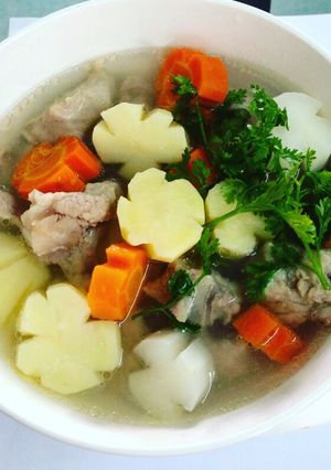Hình của món Xương heo nấu rau củ.