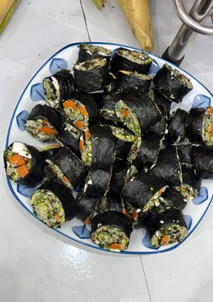 Hình của món Cơm cuộn bông cải xanh.