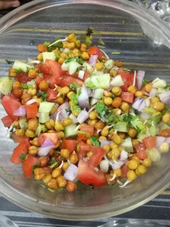 स्प्राउट्स सलाद (Sprouts salad recipe in hindi) रेसिपी मुख्य फोटो