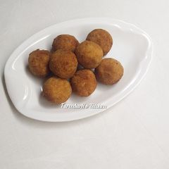 A picture of Potato Balls.