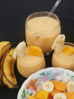 A picture of Mango n Banana Shake.