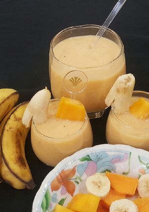 A picture of Mango n Banana Shake.
