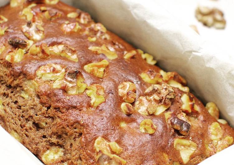 Cocoa banana cake with olive oil