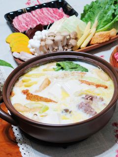 溫潤香濃鮮奶火鍋 的食譜成品照片