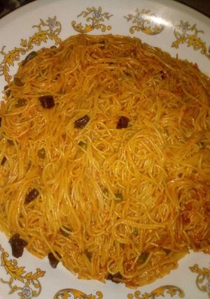 A picture of Noddles with liver.