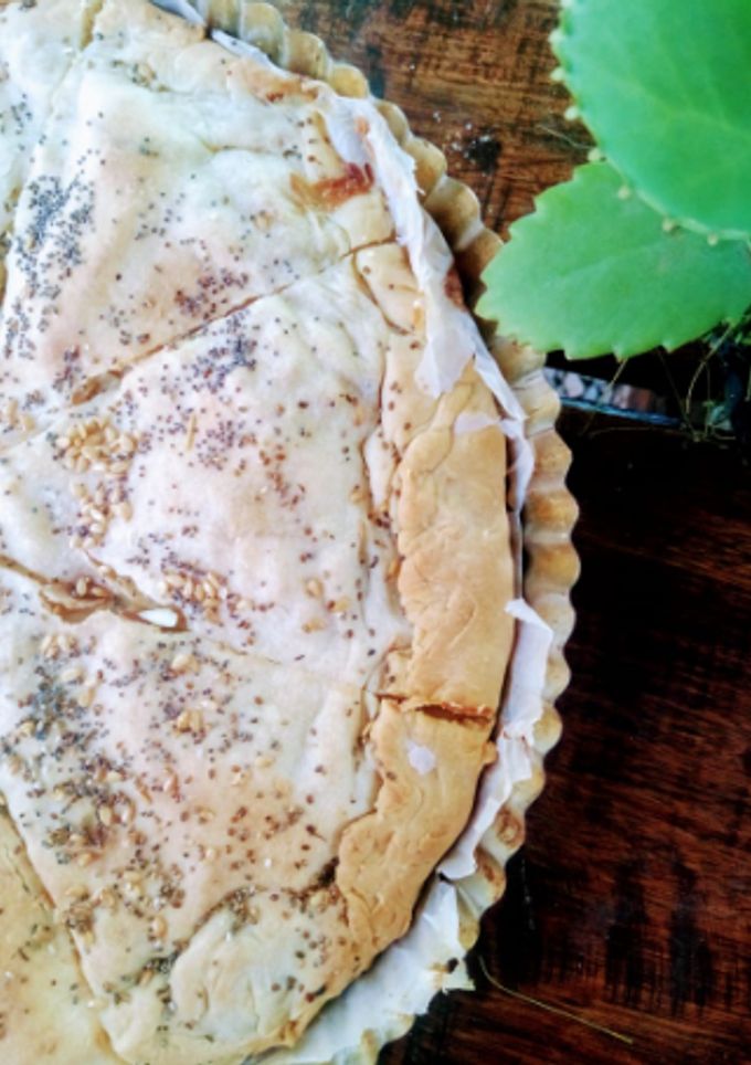Una foto de Tarta de  pollo express con masa casera