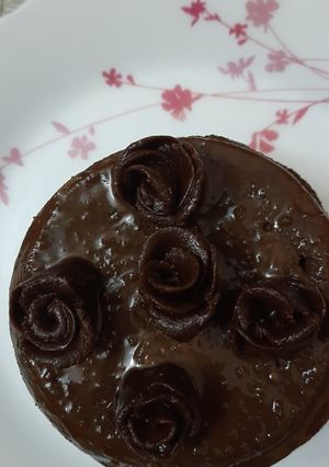 A picture of Eggless chocolate cake.