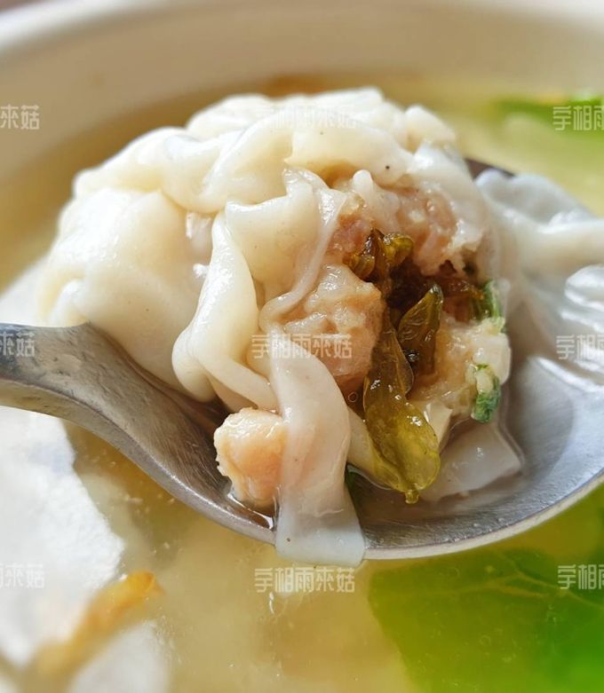 雨來菇餛飩湯 的食譜成品照片