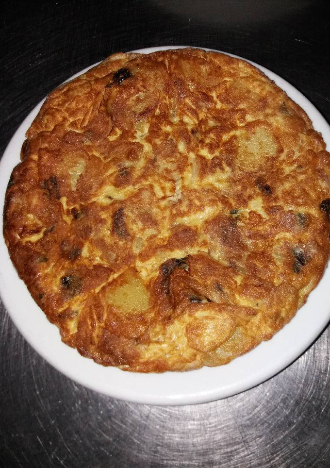Una foto de Tortilla de patatas con atún y pimiento