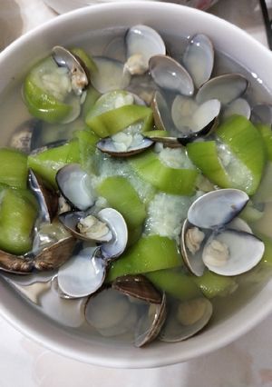 電鍋料理-絲瓜蛤蜊 的食譜成品照片