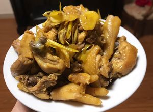 Hình của món Gà rim mắm gừng đưa cơm.