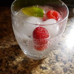 A picture of Raspberry Lime Spritz.