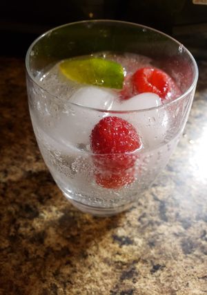 A picture of Raspberry Lime Spritz.