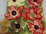 Una foto de tarta hojaldre kiwi