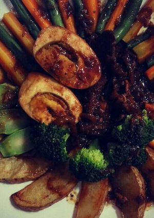 Foto resep Bistik sapi lada hitam dan sempol ayam yg endezz gurindezz