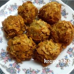 A picture of Papad potato pops.
