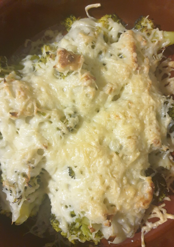 Una foto de Brócoli con bechamel de roquefort con mambo