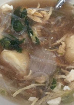 Una foto de Sopa wonton y fideo de arroz