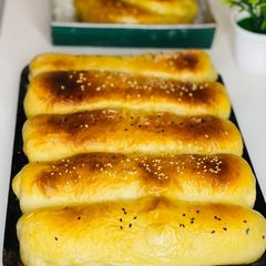 A picture of Fish roll bread.