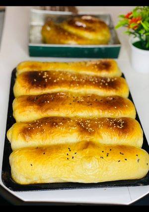 A picture of Fish roll bread.