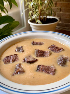 Una foto de Carrilladas con puré,plato único!
