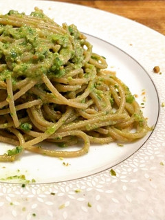 Foto di Spaghetti integrali al pesto di zucchine e pistacchi