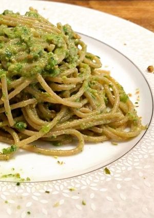 Foto di Spaghetti integrali al pesto di zucchine e pistacchi
