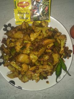 आलू गोभी सब्जी (aloo gobhi sabzi recipe in Hindi) रेसिपी मुख्य फोटो