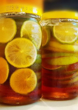 A picture of Honey Lemon Slices (drink).