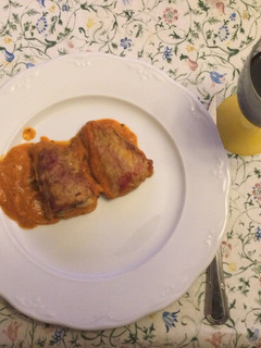 Una foto de Pimientos piquillo rellenos en salsa de gamba