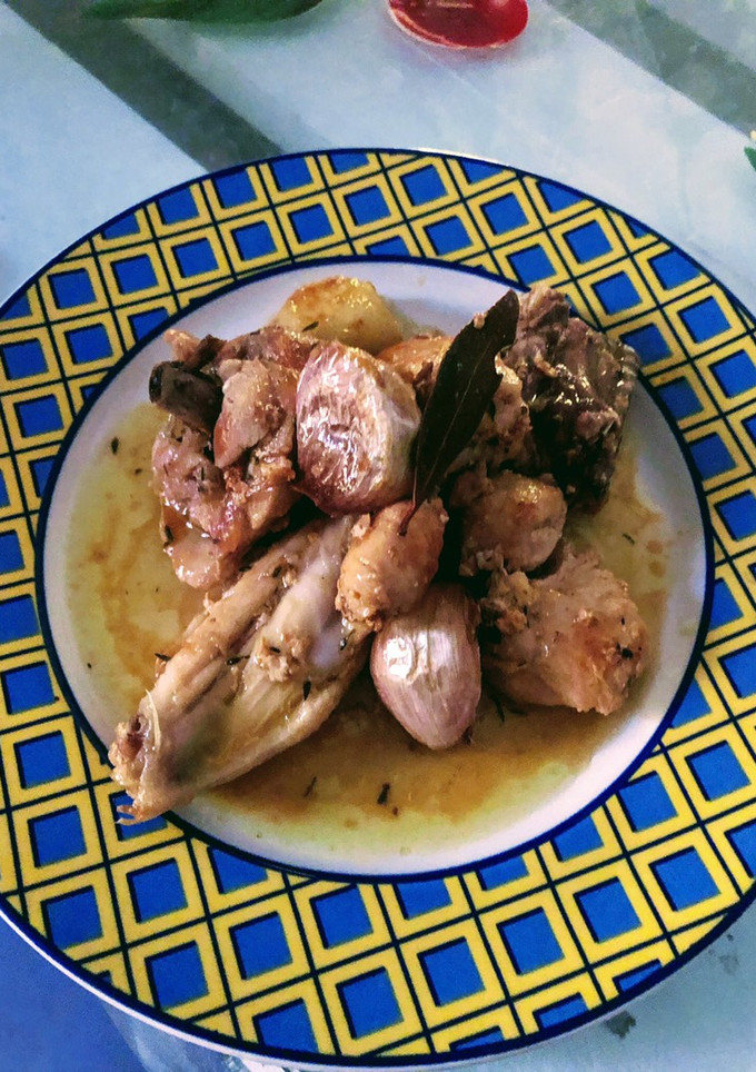 Una foto de Pollo con ajos, rico, rico