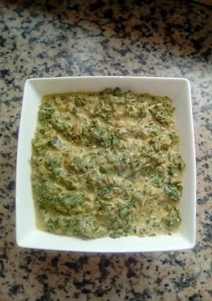A picture of Spinach salad.