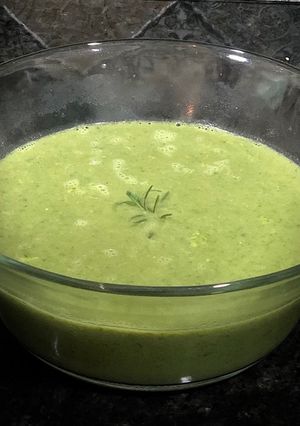 স্পিনাচ স্যুপ (spinach soup recipe in Bengali) রেসিপির প্রধান ছবি