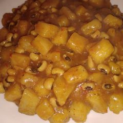 A picture of Yam and beans pottage.