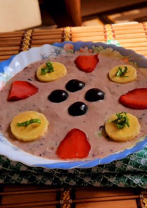 A picture of Anti oxident Fruit Smoothie Bowl.