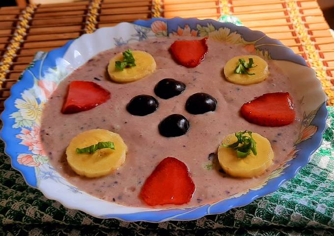 Recipe of Andrew Copley Anti oxident Fruit Smoothie Bowl