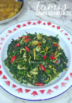 Foto resep Tumis Daun Kenikir Teri