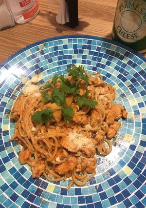 Una foto de Espagueti 🍝 con pollo