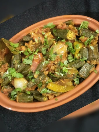 Easy Way Make Bhindi Do Pyaza which So Delicious