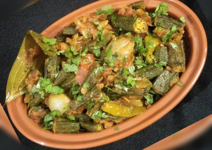 Recipe of Mario Batali Bhindi Do Pyaza