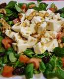 Ensalada de canónigos con mozzarella y frutos secos