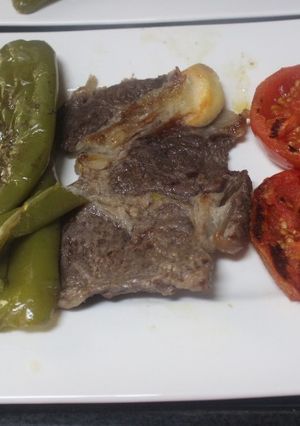 Foto principal de Entrecot al grill doble con pimiento y tomate