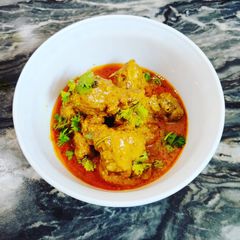 A picture of Makhani Murgh in Cooker.